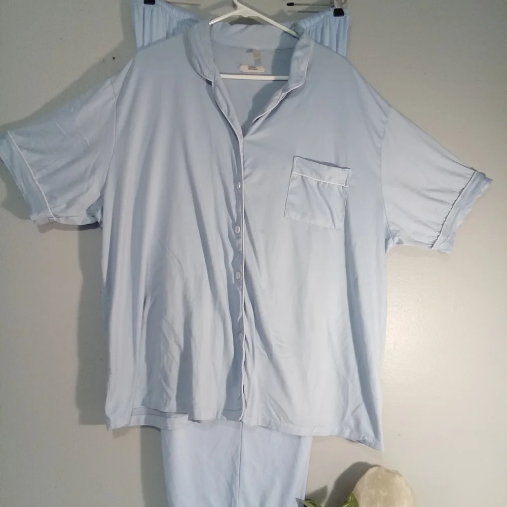 4X Light Blue Pajama Set. Beautiful 2 pieces.